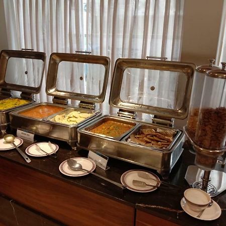 Inder Residency Hotel Ahmadábád Kültér fotó