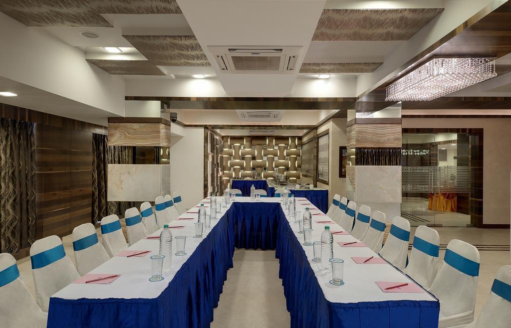 Inder Residency Hotel Ahmadábád Kültér fotó