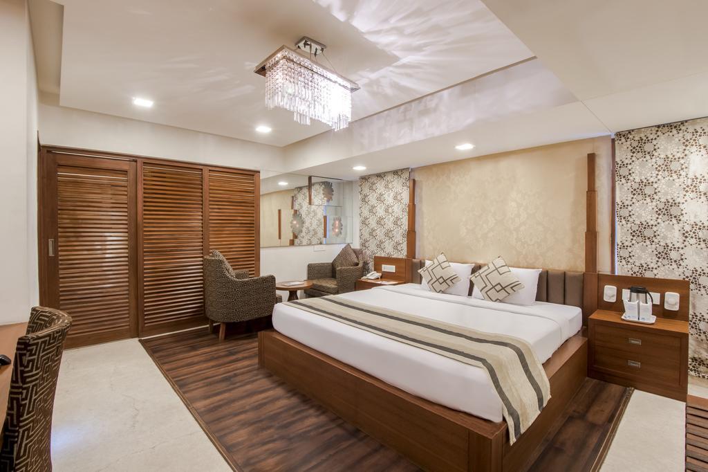 Inder Residency Hotel Ahmadábád Kültér fotó