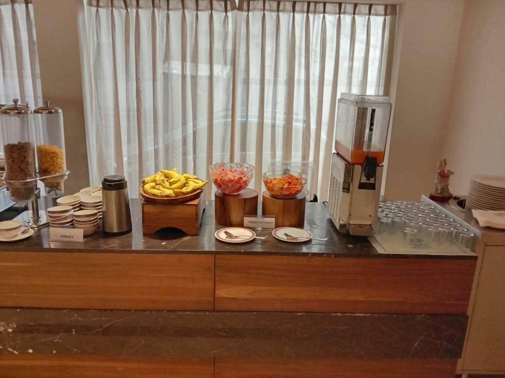 Inder Residency Hotel Ahmadábád Kültér fotó